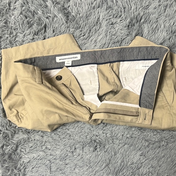 Men’s Tan Flat Front Shorts! - Picture 7 of 11